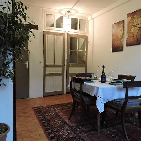 Champagne La Parcelle Homestay *